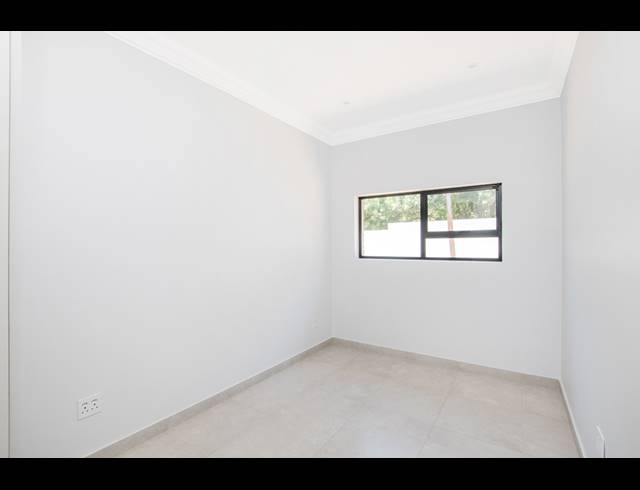 3 BEDROOM APARTMENT FOR SALE IN SANDOWN